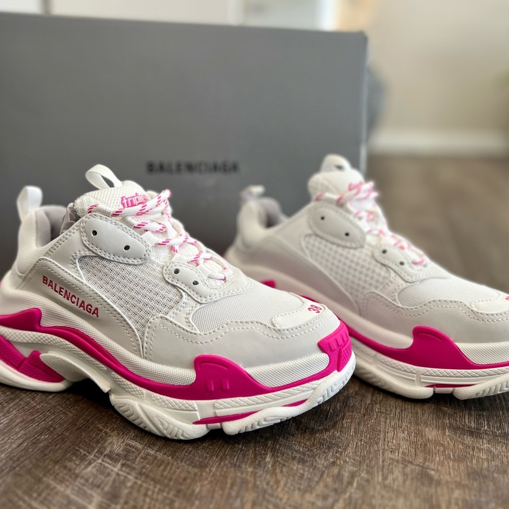 NWB Balenciaga Triple S Sneaker size 38